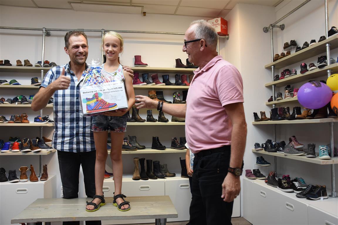 Ontwapening Boekhouder draadloos Kinderen winnen schoenen met eigen ontwerp | Sleutelstad