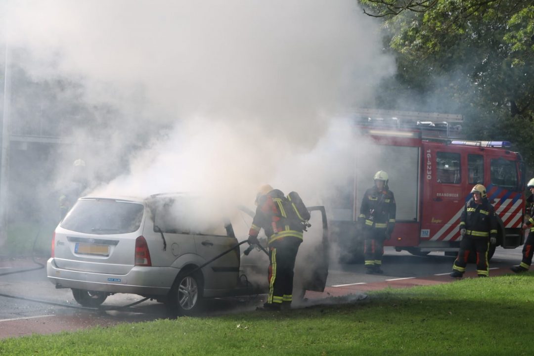 Auto uitgebrand in Leiden Zuidwest