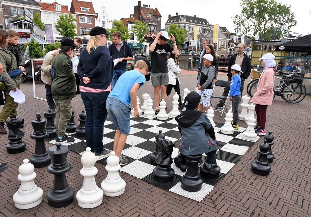 Leidse stadsdelen schaken om kampioenschap HEELLEIDENSCHAAKT
