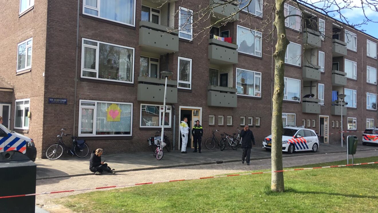 Lichaam gevonden in flat Leiden-Noord, twee kinderen naar ziekenhuis