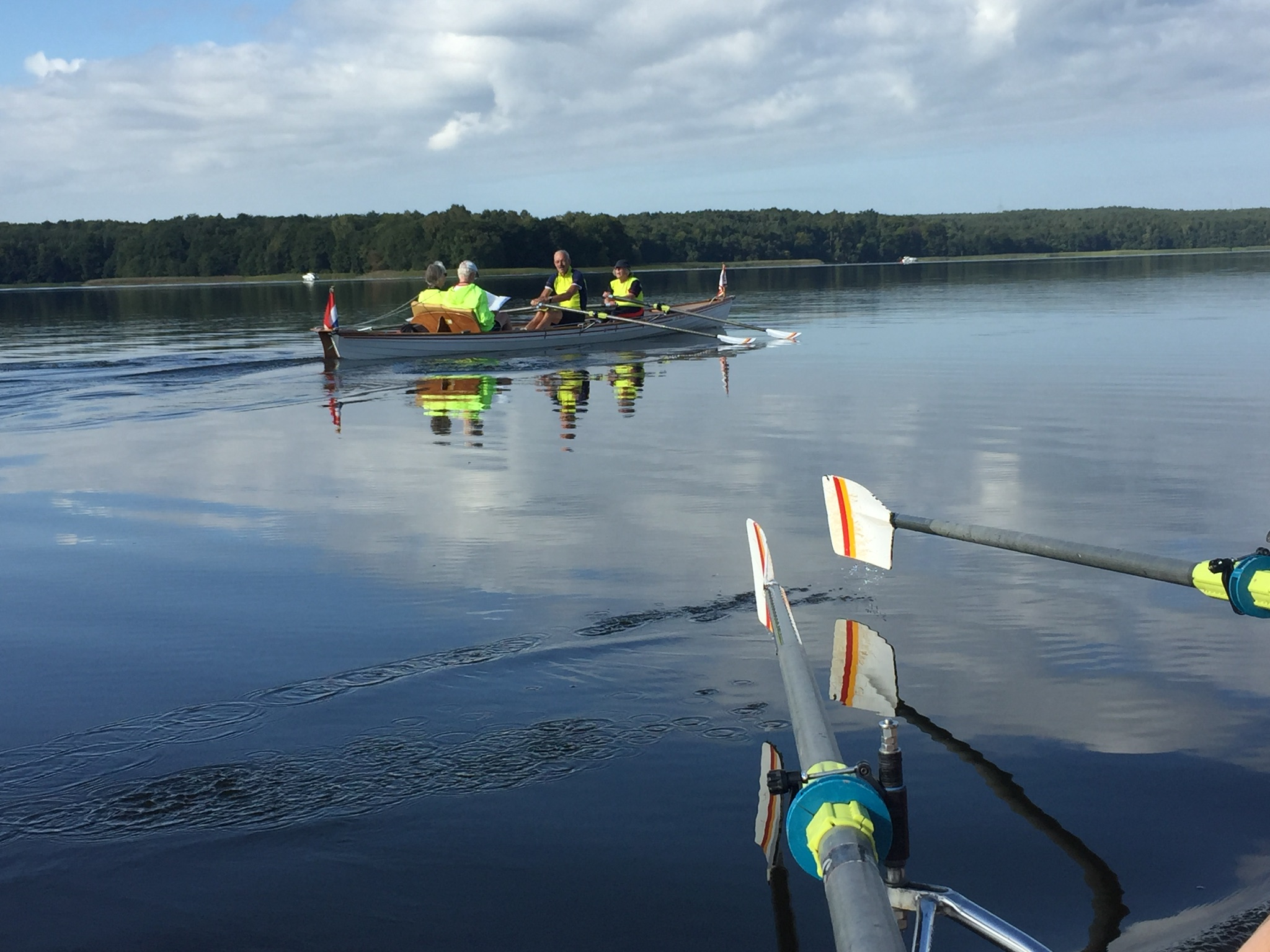 Roeien op de Vlietlanden (foto: roeivereniging Rijnland).