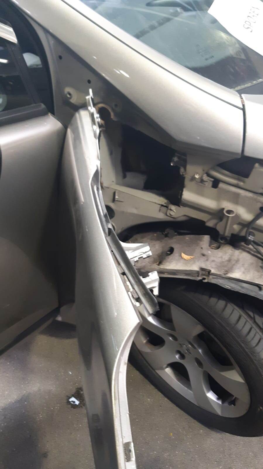 De drugs werden onder meer vervoerd in een auto met verborgen laadruimte. (Foto: Openbaar Ministerie).