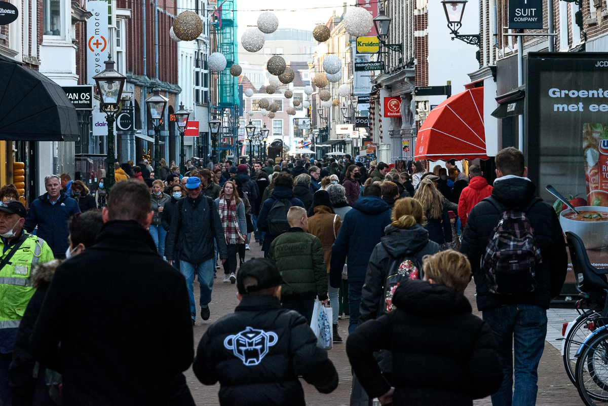 De Haarlemmerstraat in Leiden. (Archieffoto: Rob van Dullemen)