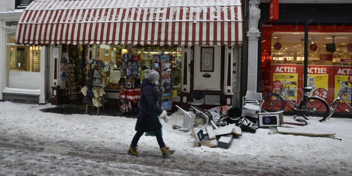 Afvalinzameling komt langzaam weer op gang in Leiden - Sleutelstad