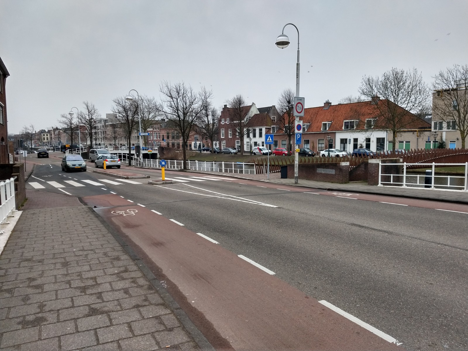 De Oude Herengracht met de Wisenniabrug