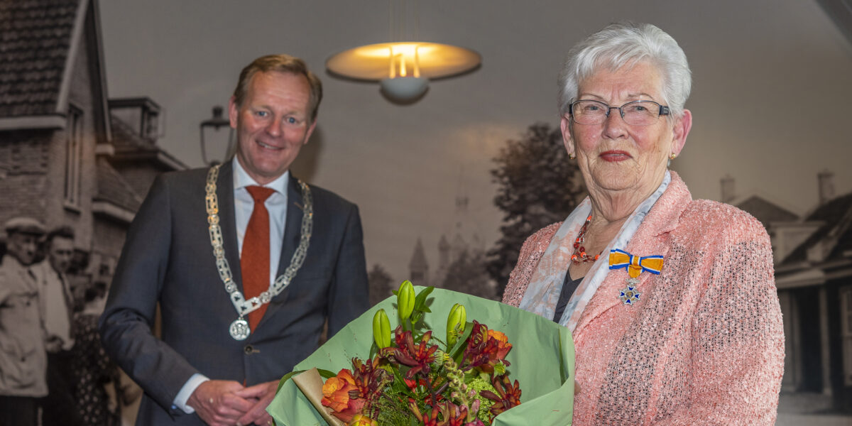 Zoeterwoudenaar Nel Vink-Wesselman koninklijk onderscheiden