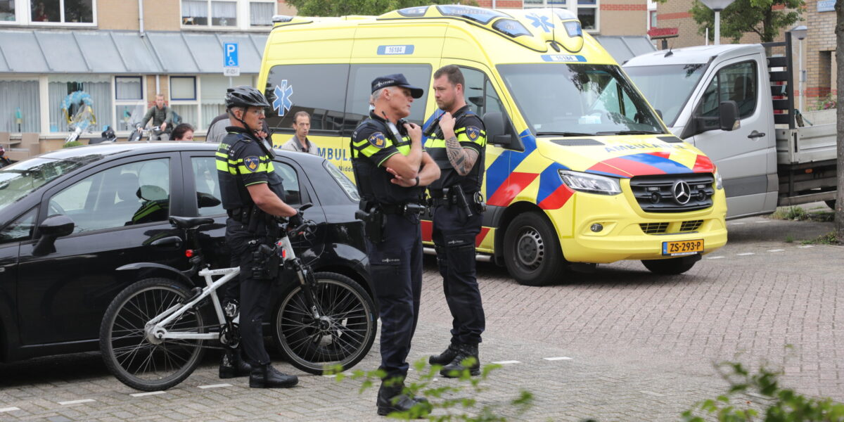 Gewoon kwajongens. Je maat met een hamer op zijn hoofd slaan en de ander die met een mesje in je rug steekt.