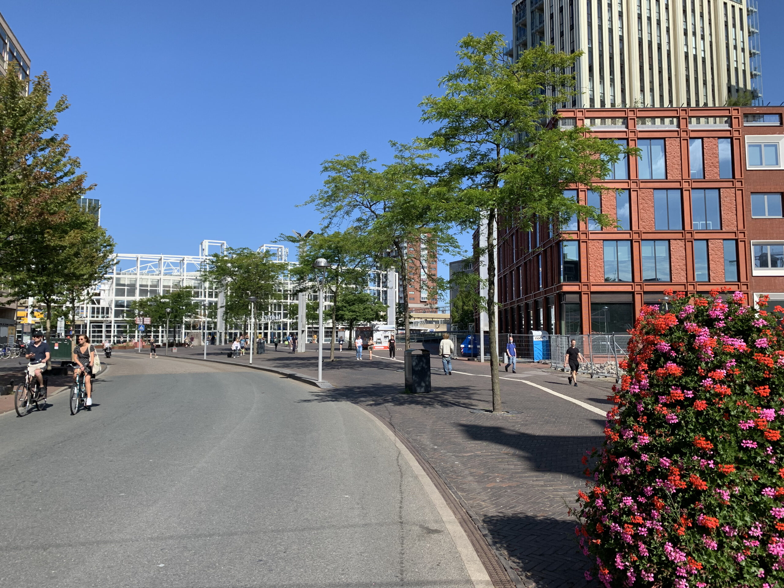 De Stationsweg loopt straks voor het nieuwe gebouw Lorentz langs