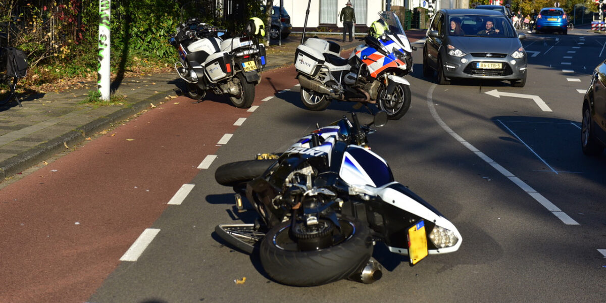 Fietser En Motorrijder Botsen Op Haagweg | Sleutelstad