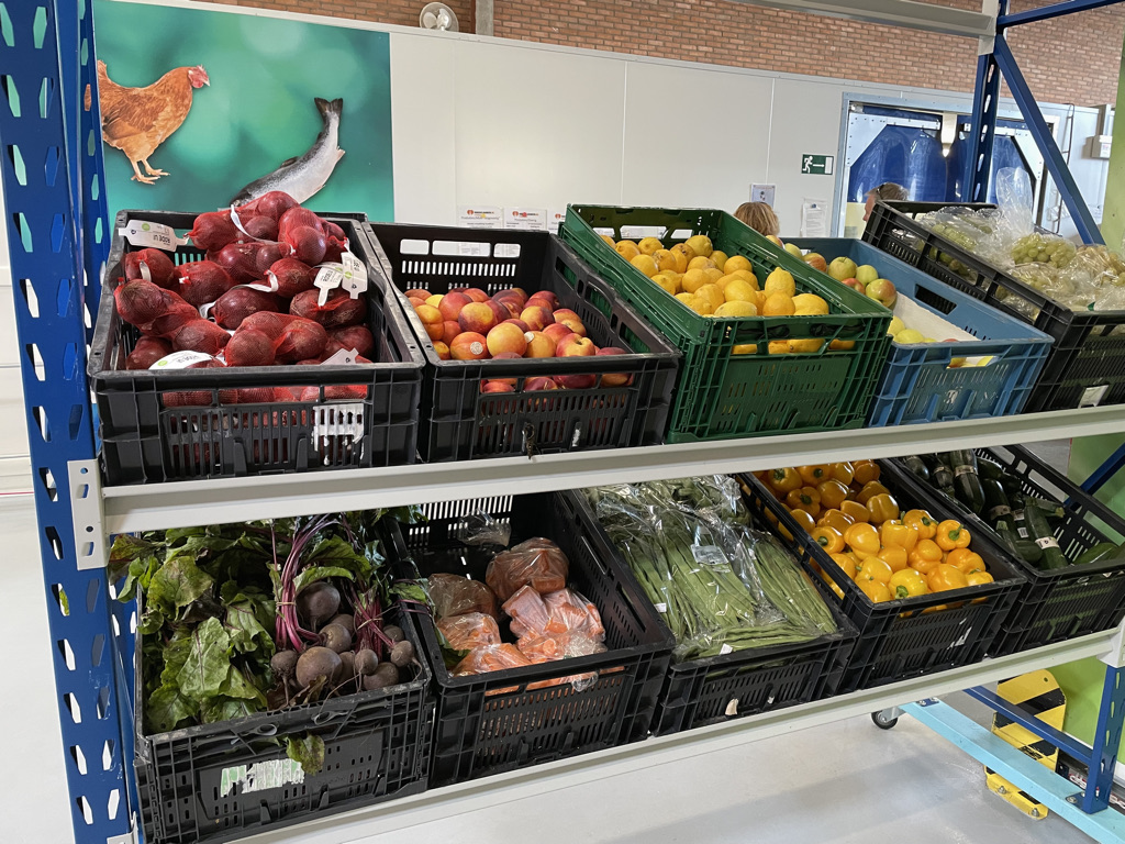 Nieuwe stellingen voor groente en fruit.