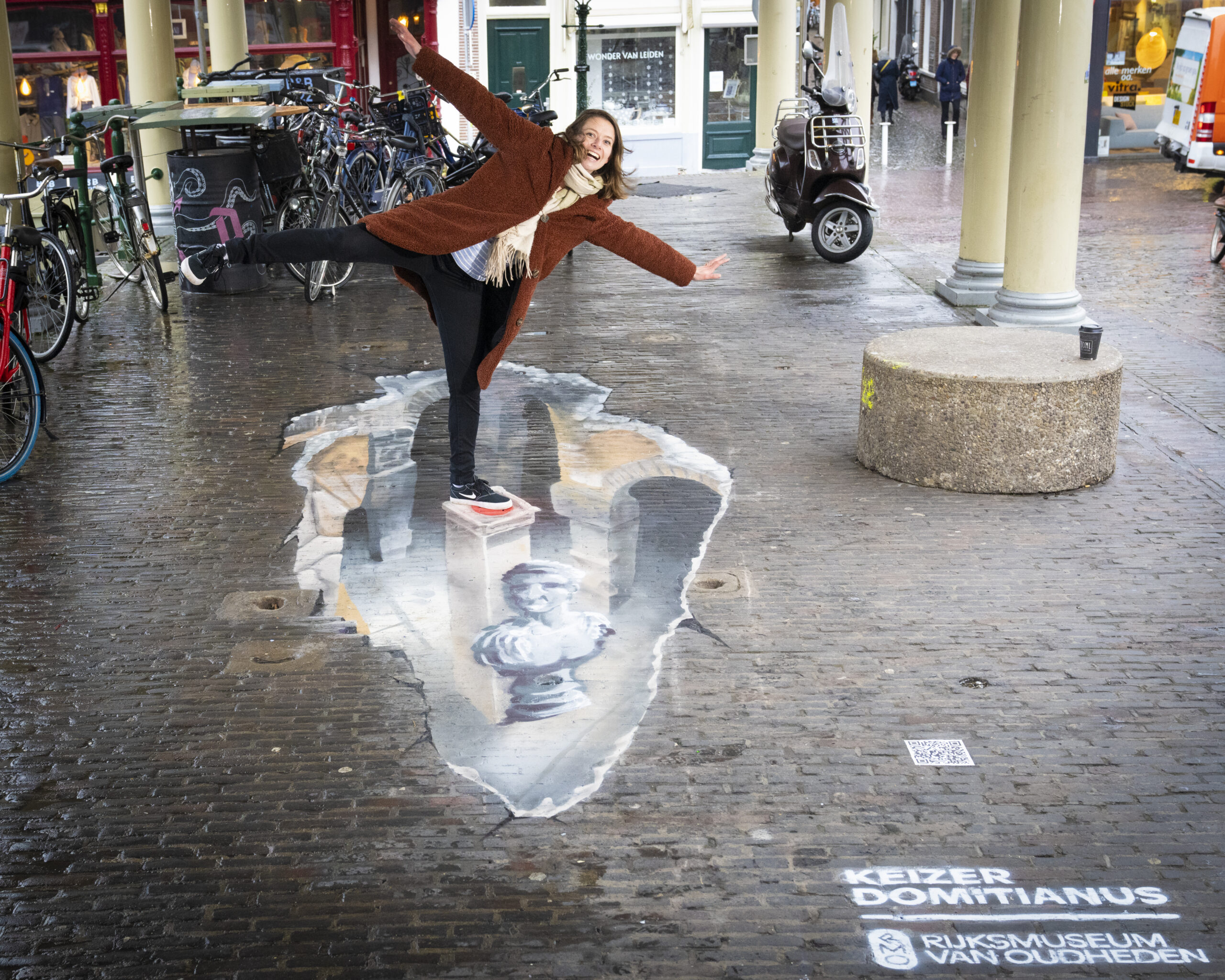 Rijksmuseum van Oudheden laat 3D kunstwerk aanbrengen onder de Koornbrug Leiden