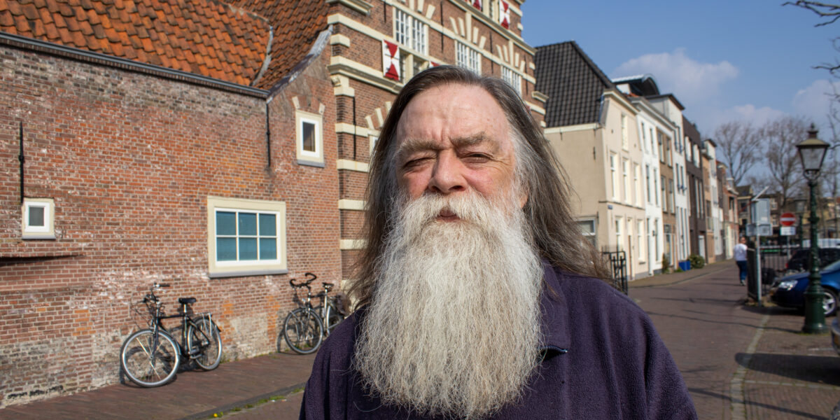 Deze week in Licht op Leiden: kunstenaar Dick Bakhuizen van den Brink