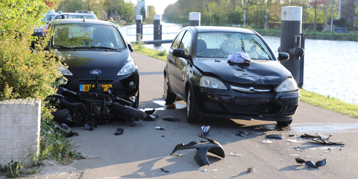 Scooterrijder Zwaargewond Na Frontale Botsing Met Auto | Sleutelstad