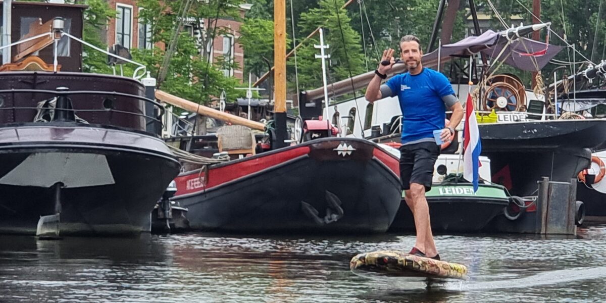 'Plastic soup surfer' Merijn Tinga komt met boek