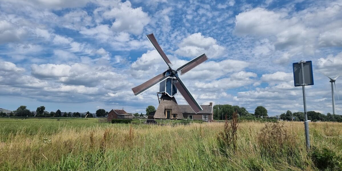 Zoeterwoude steekt ruim anderhalf miljoen in mantelbuizen voor snel internet