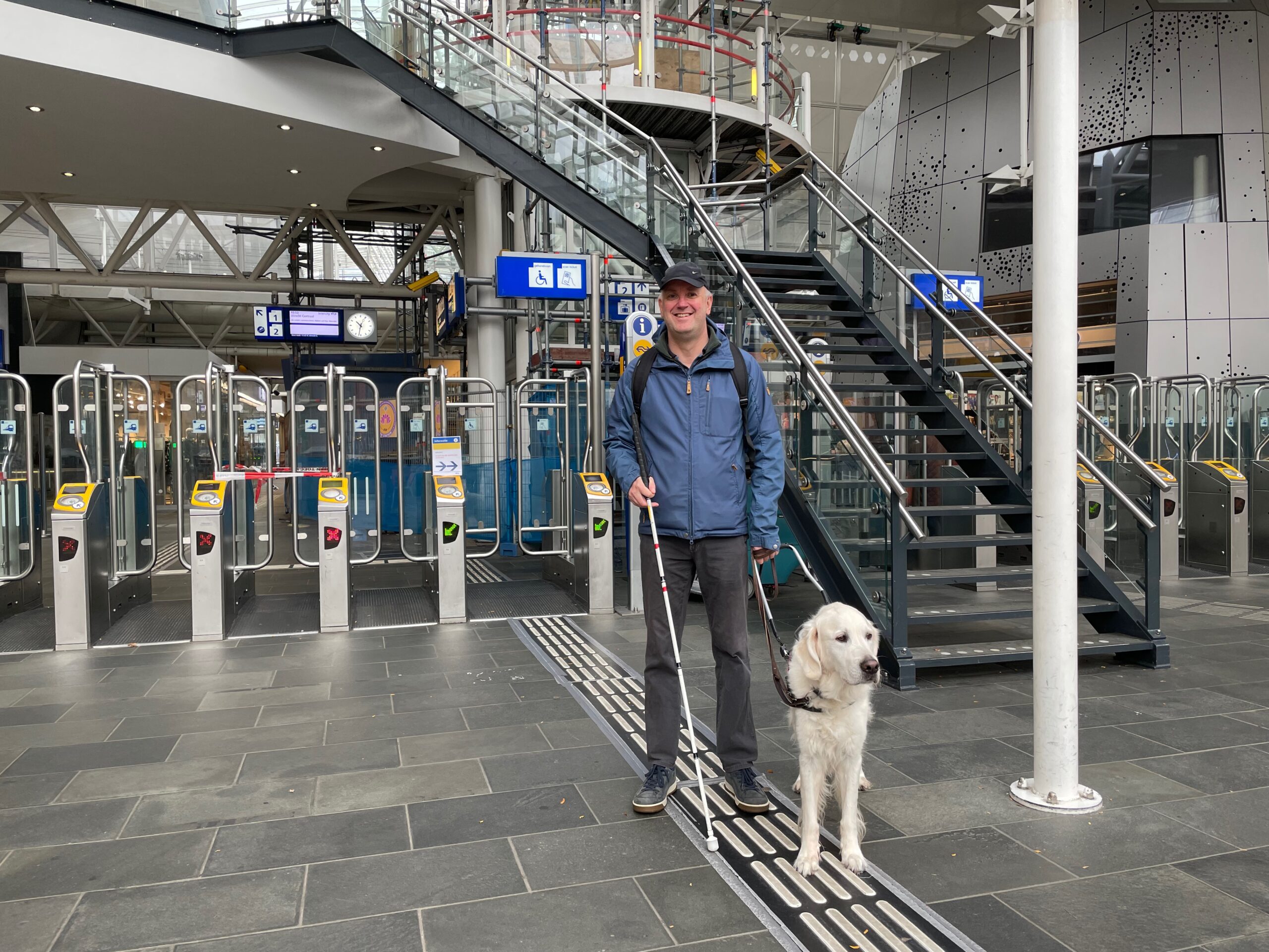 Rik Wouters met zijn hond River.