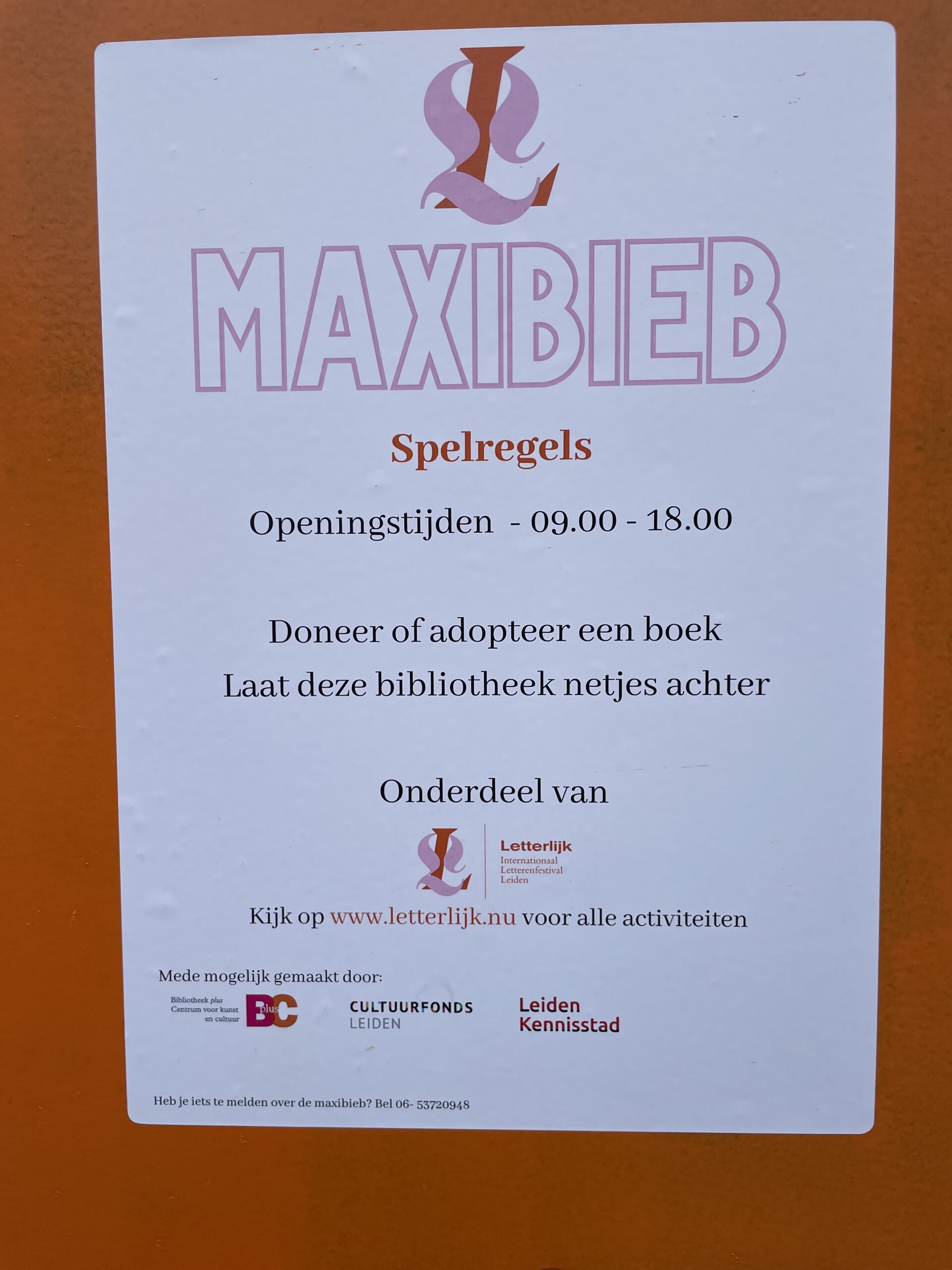 De Maxibieb van Letterlijk Leiden op de Beestenmarkt