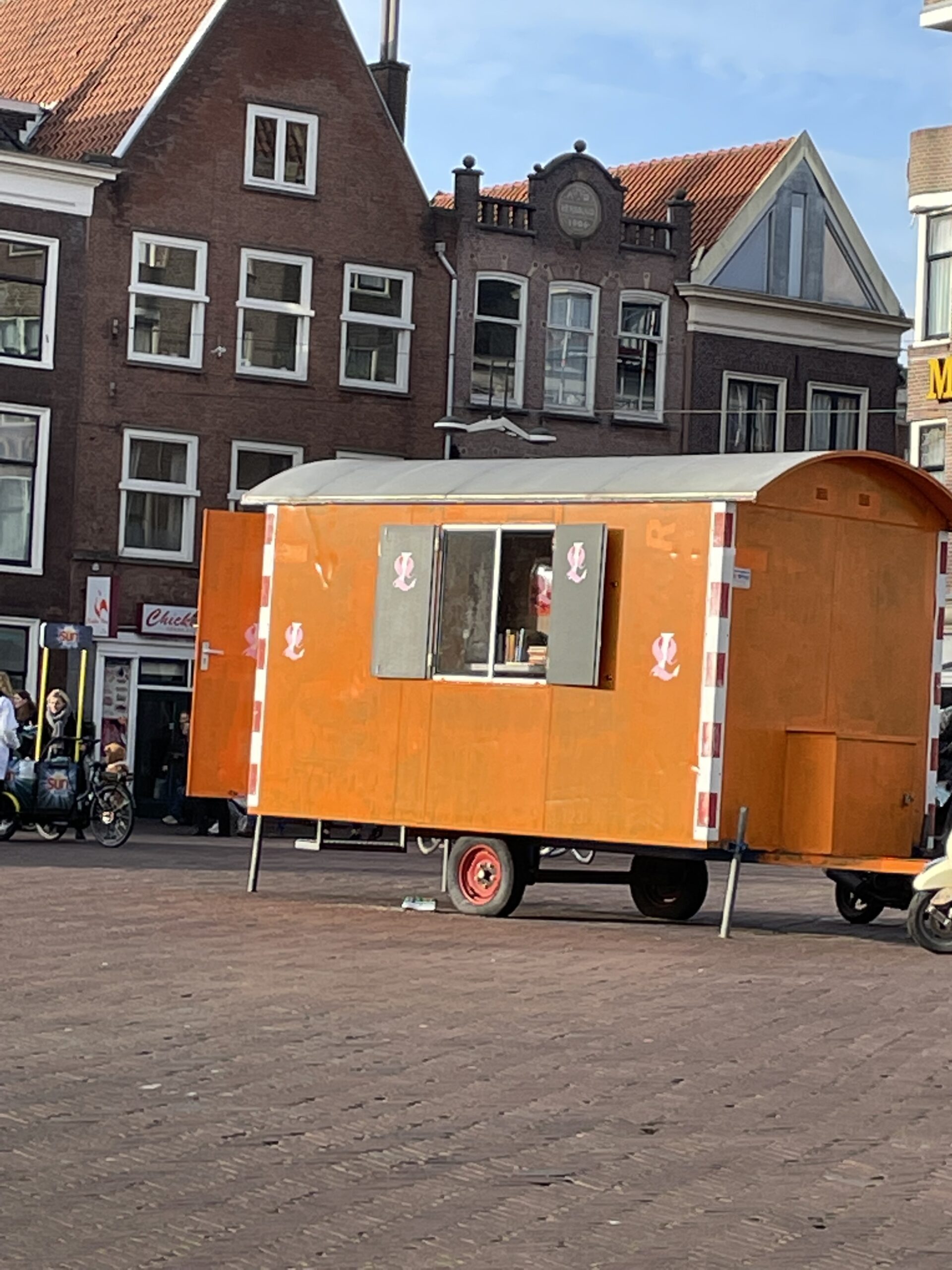 De Maxibieb van Letterlijk Leiden op de Beestenmarkt