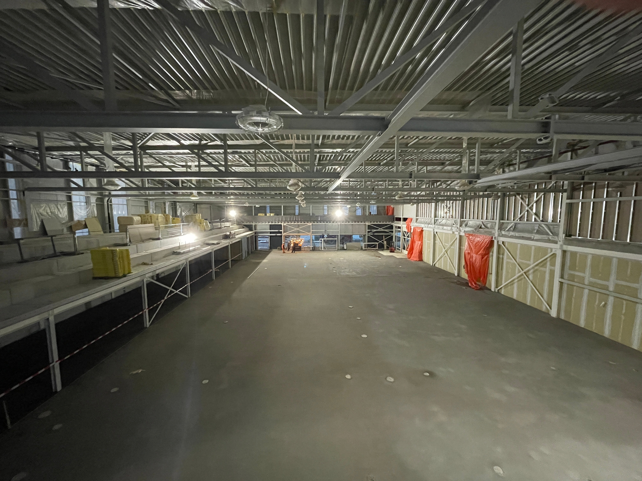 Rondleiding door het nieuwe Sportcomplex 1574