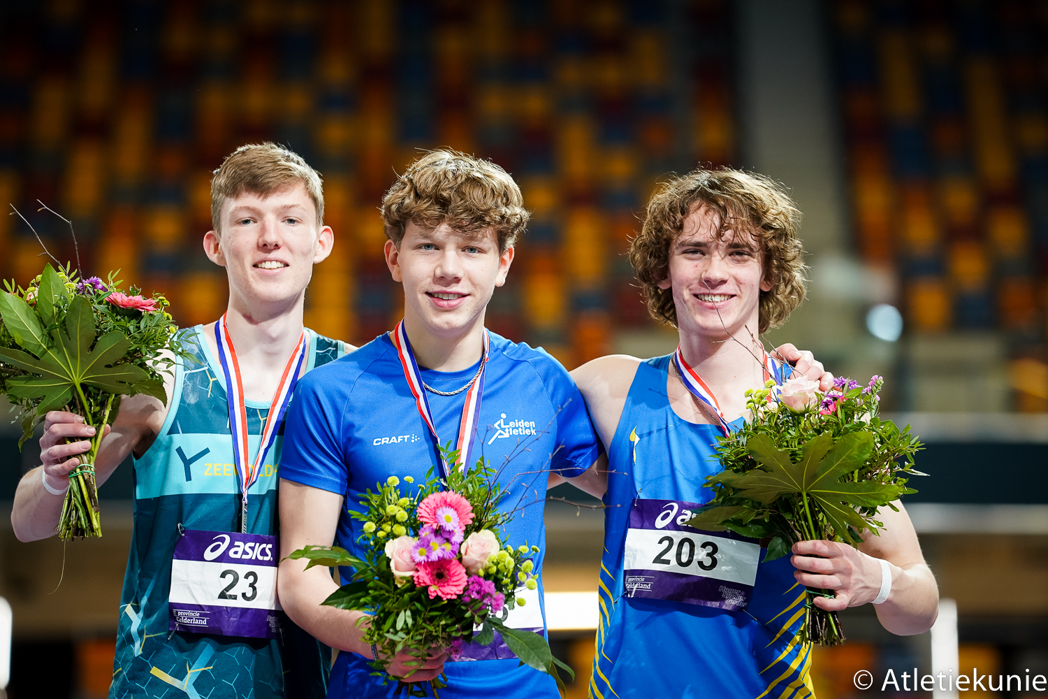 Julian Boele won goud bij het polsstokhoogspringen U18 met een hoogte van 3.95 meter.