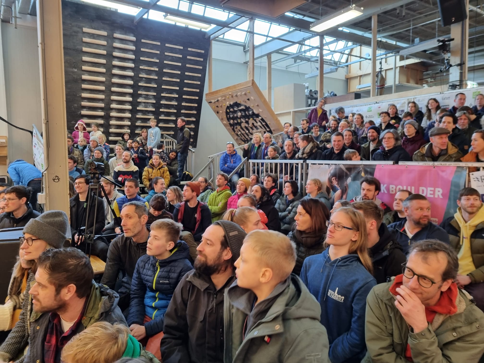 Veel publiek bij het NK Boulderen.