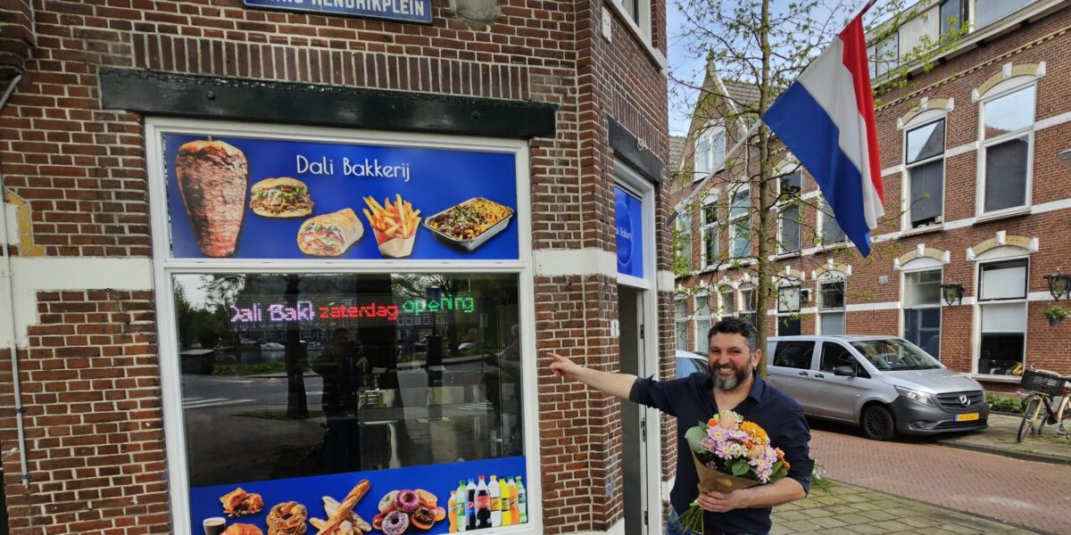 Door brand verwoeste Bakkerij Dali na ruim een jaar weer open