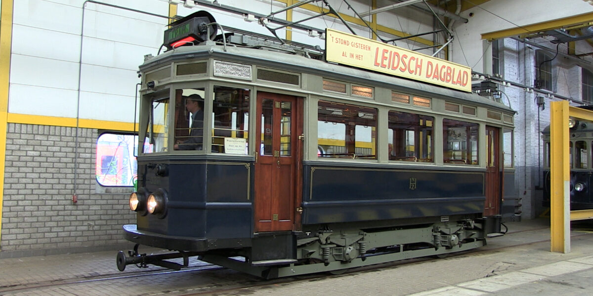 Blauwe Leidse stadstram mag weer rijden in Den Haag
