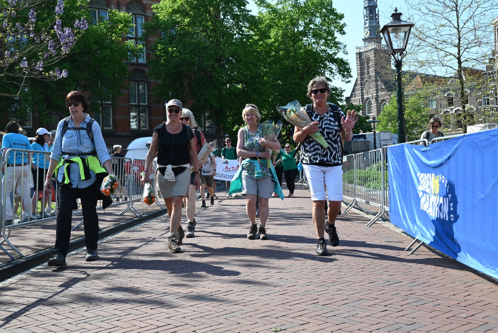 Wandelmarathon Trekt Ruim 1 800 Deelnemers Leiden