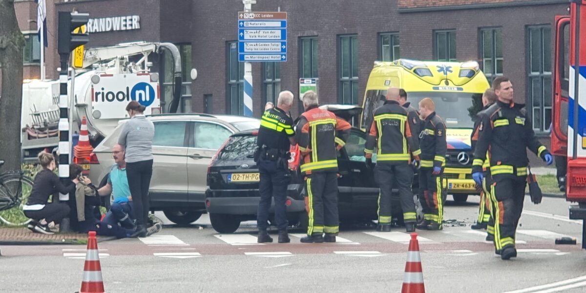 Ongeval op kruising Schipholweg en Willem de Zwijgerlaan