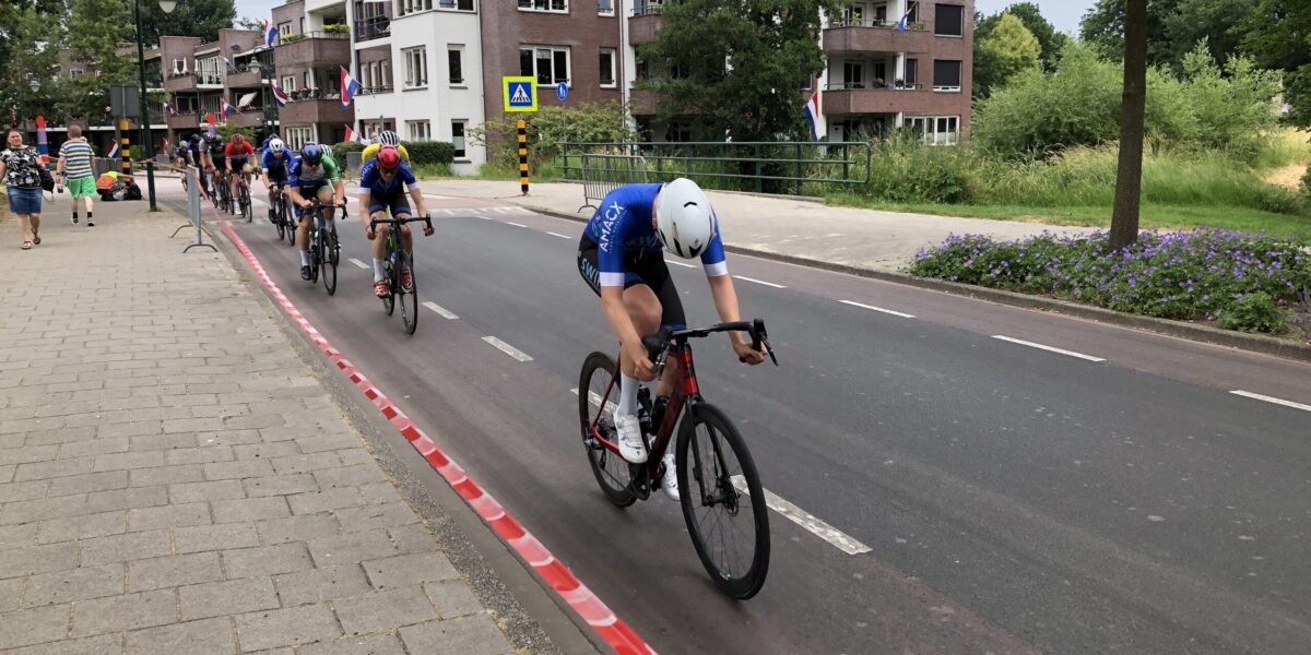 Rondjes om de kerk: wie fietst het snelst om Zoeterwoude?