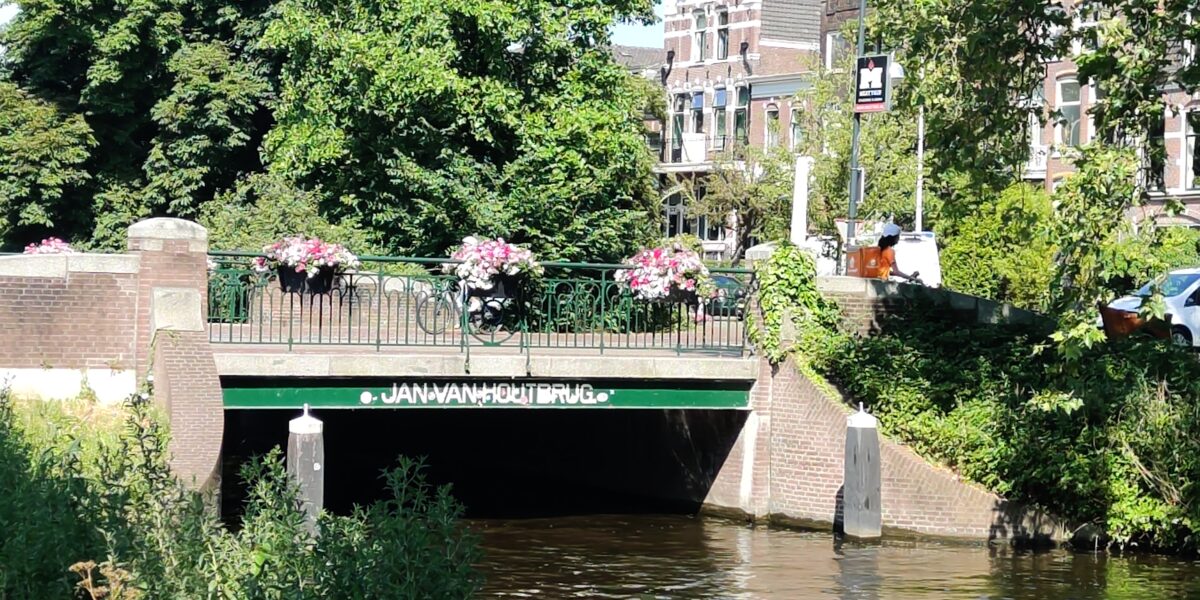 Leidse bruggen krijgen historische kleuren terug