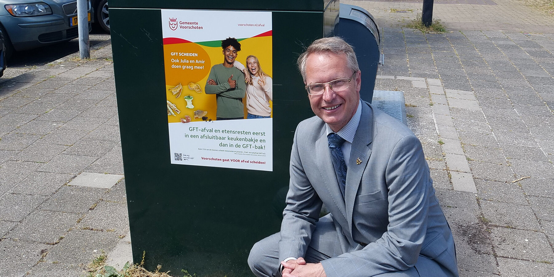 Wethouder Hubert Schokker start campagne 'Voorschoten gaat voor afval scheiden'
