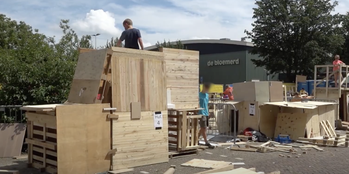 Huttenbouw Leiderdorp van start: ‘Hoe meer kinderen, hoe meer gezelligheid’