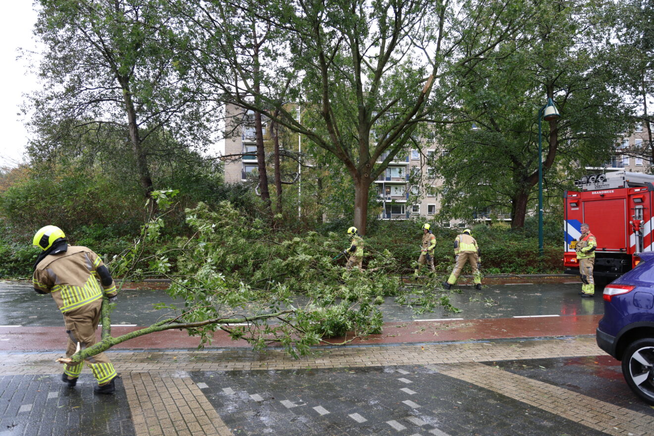 Storm Neemt In Kracht Toe: Steeds Meer Schademeldingen | Sleutelstad