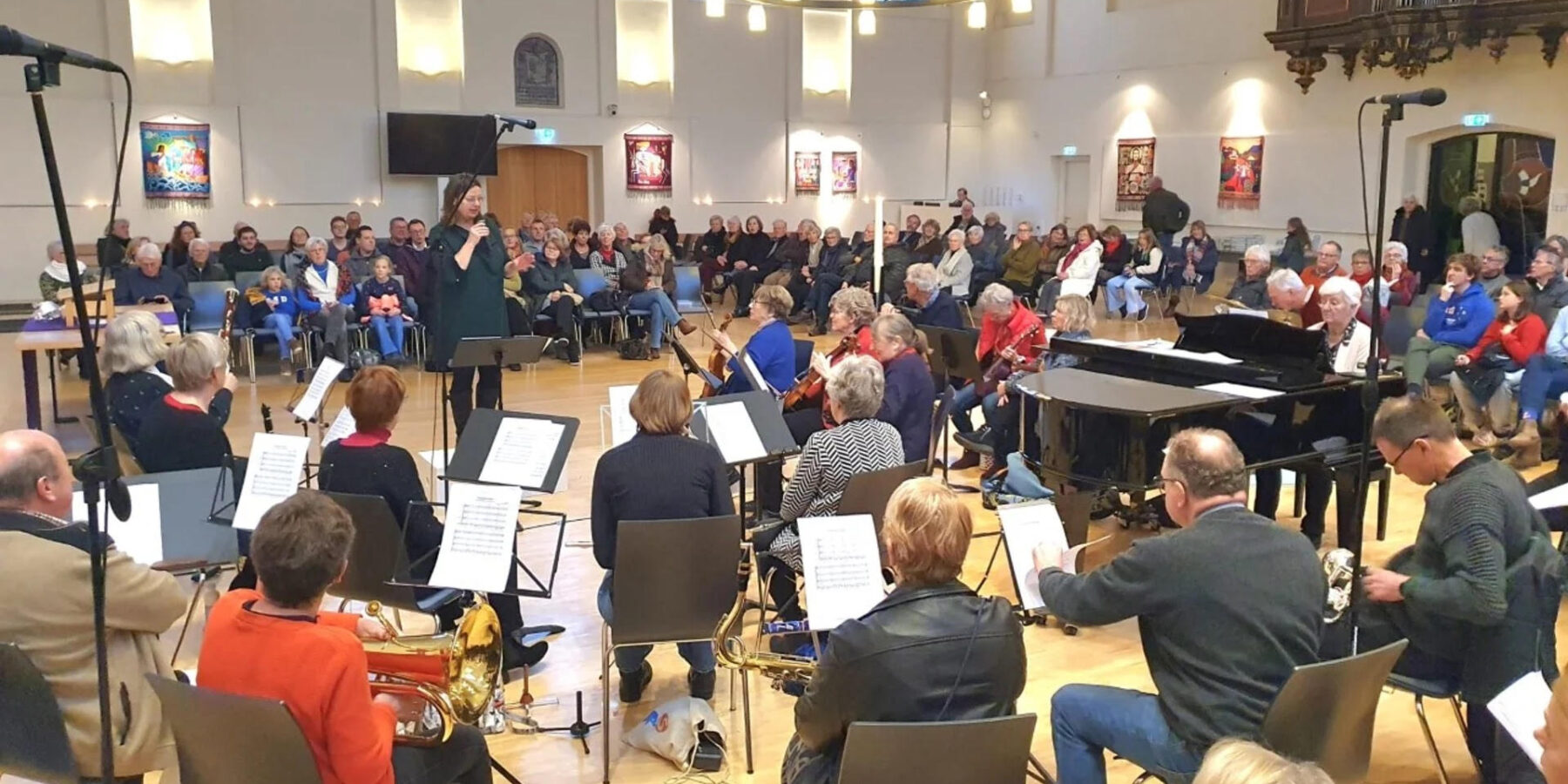 Ruim honderd muzikanten en zangers uit Voorschoten doen zondag 10 december mee aan de Kerstscratch