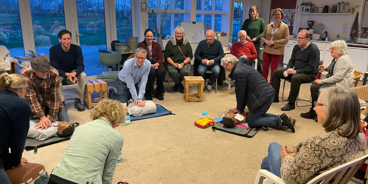 Zoeterwoude plaatst AED's in buitengebied: 'Enorme boost voor de veiligheid'