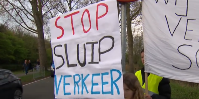 Protest tegen sluipverkeer Wassenaar