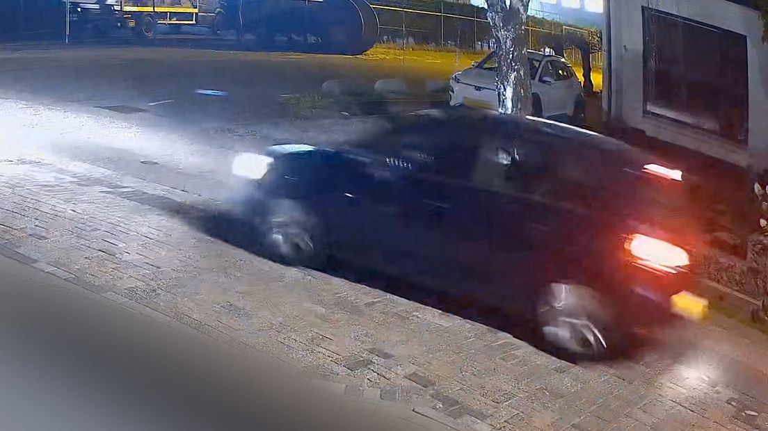 De auto waarin de overvallers aankomen