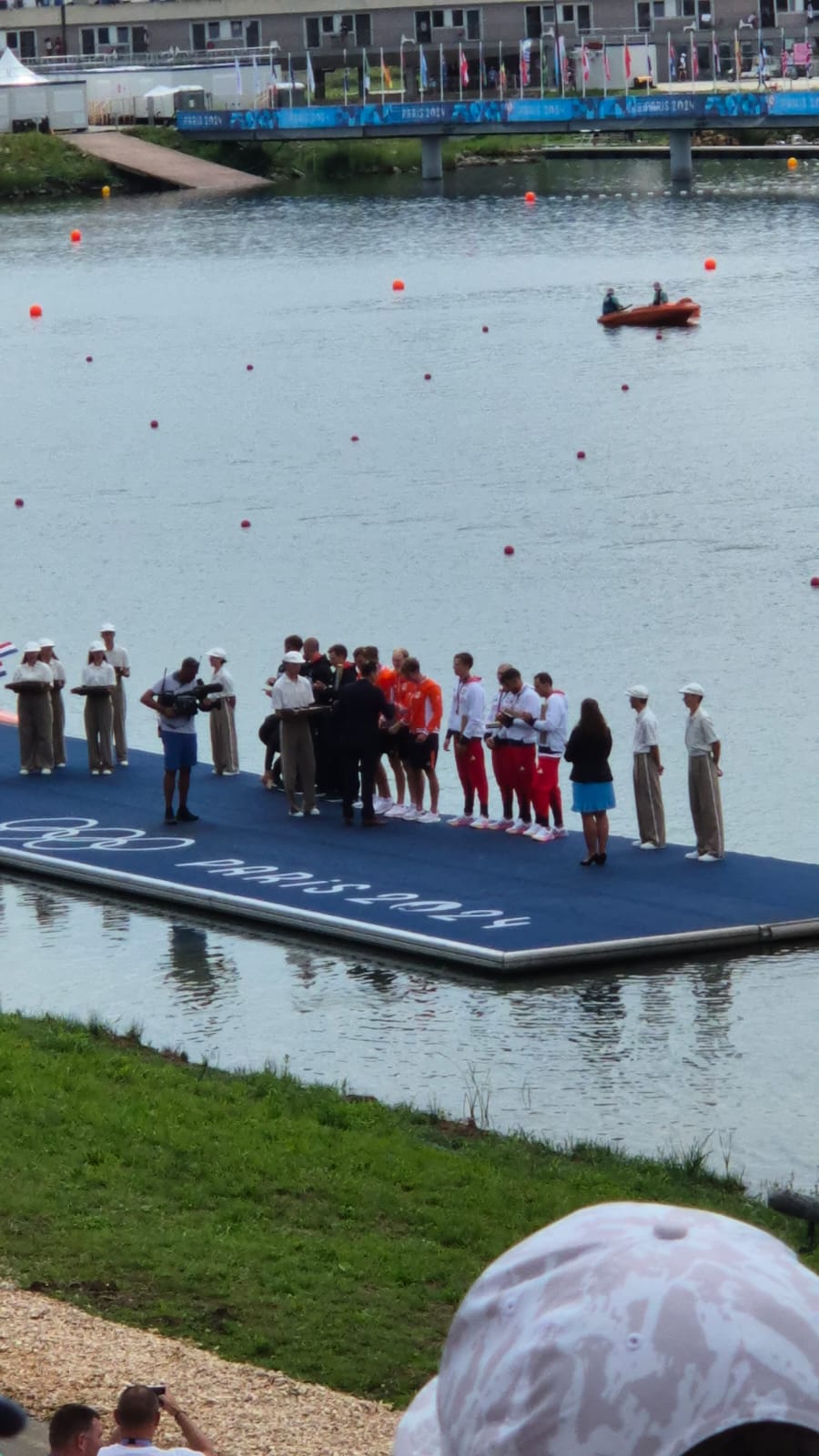 De huldiging. (Foto: Talitha van Haasteren)