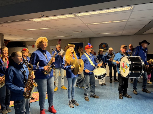 De Leiderdorpse marchingband Tamarco.