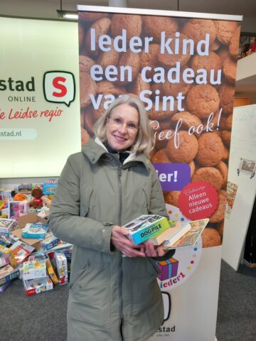 Marjolein heeft heel veel boeken en spelletjes gebracht