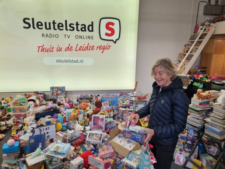 Maria kwam voor de tweede keer deze week. Dit keer onder meer met lekker luchtjes voor de oudere kinderen