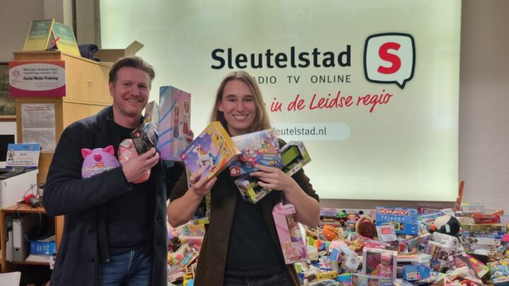 Reanne en Ivo met allemaal toffe cadeaus