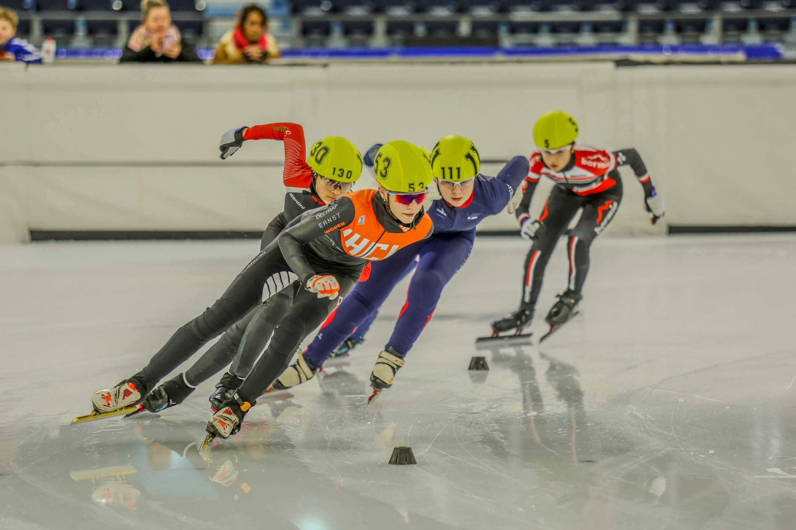 Liese van der Laan (helmnummer 53).