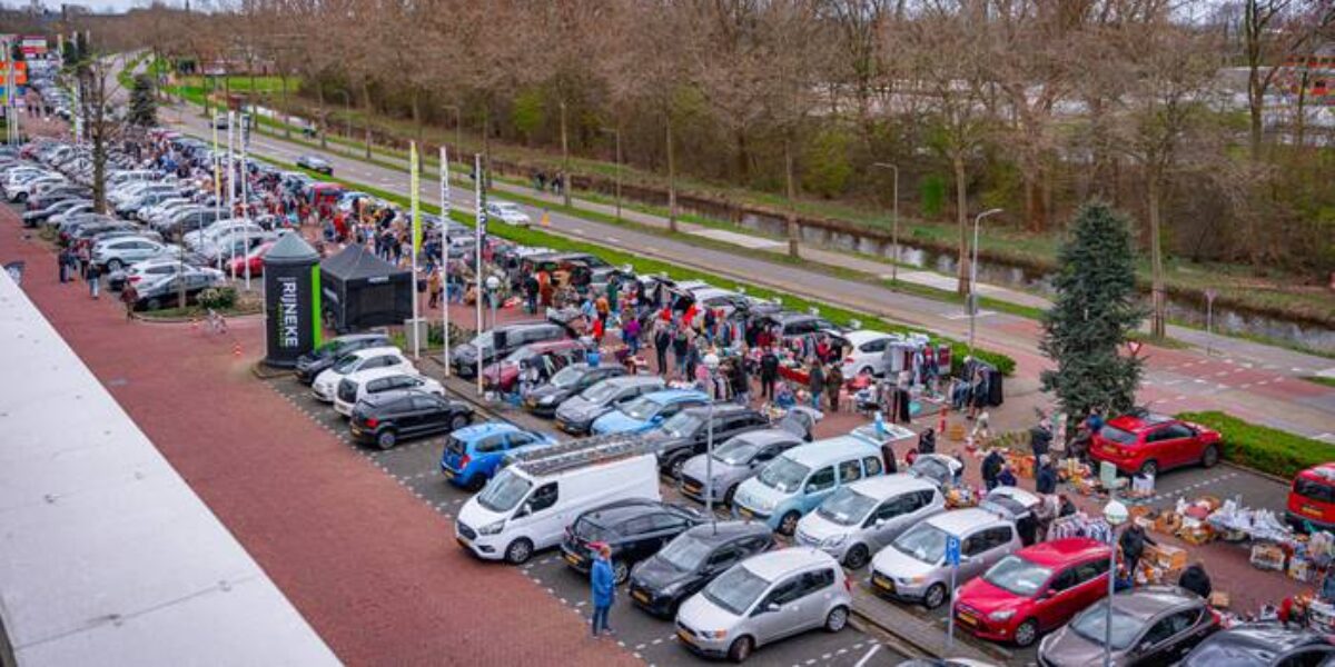 Kofferbakmarkt bij Rijneke Boulevard