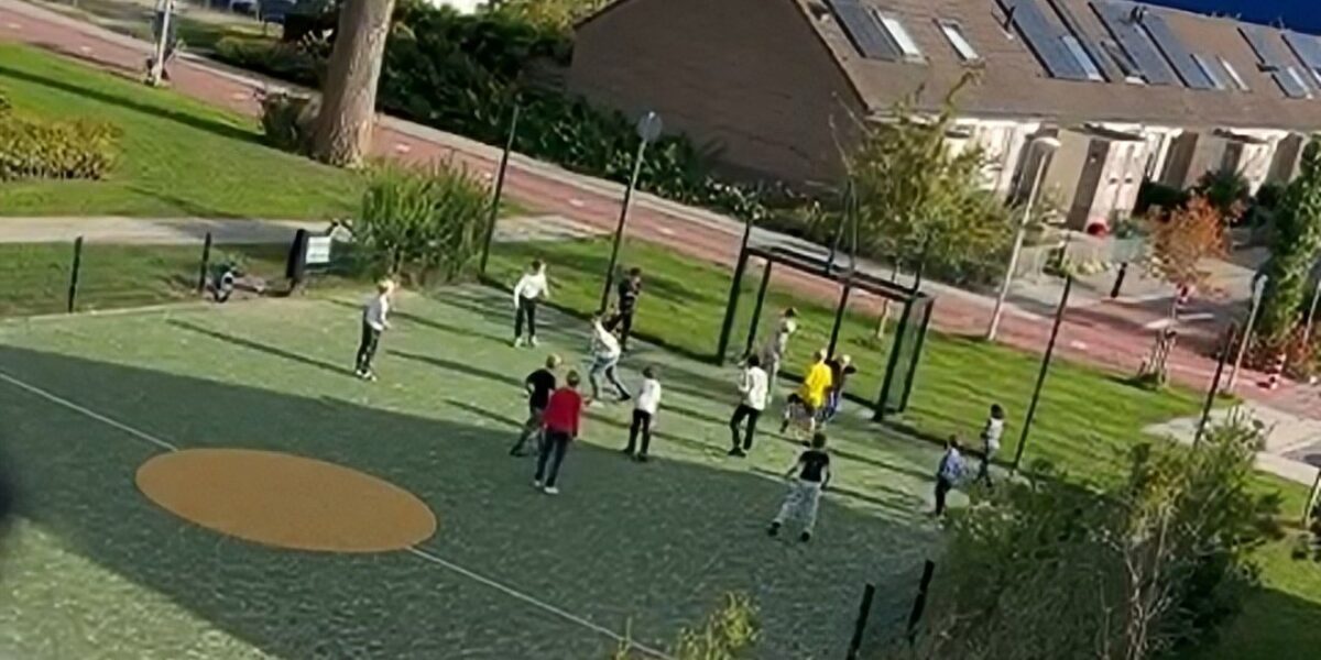 Zoeterwoude sluit voetbalkooi: 'te veel overlast'