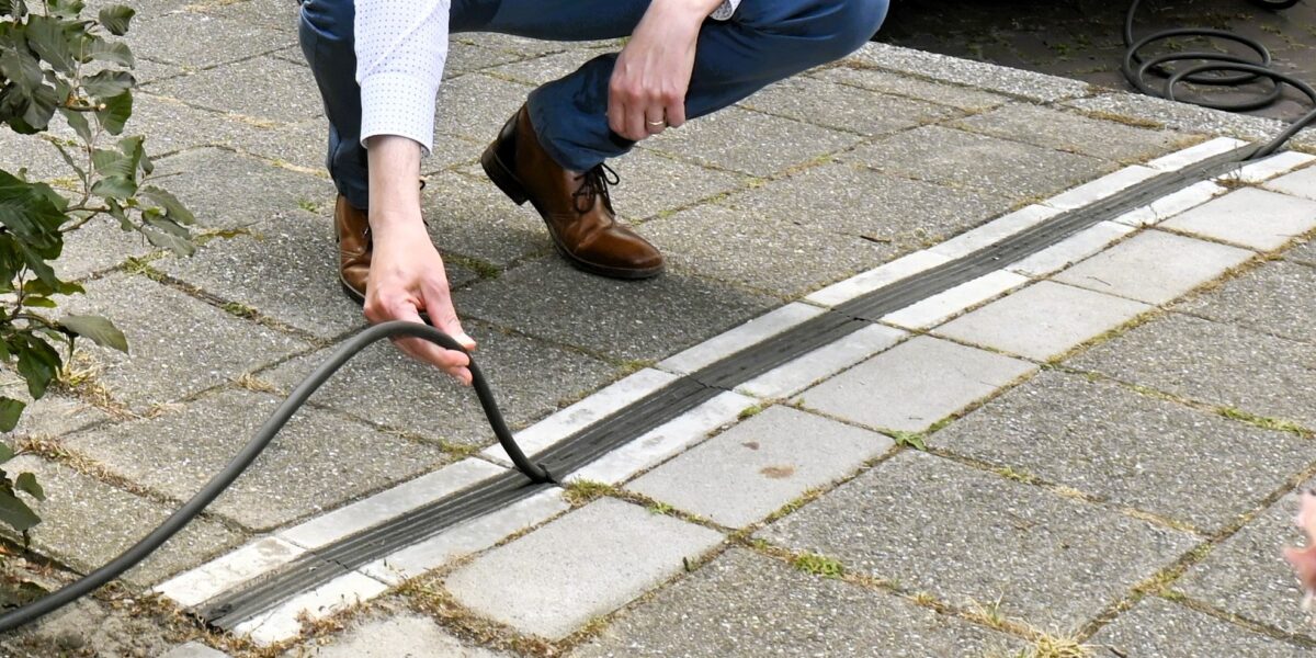Gemeente Zoeterwoude verbiedt particuliere kabelgoten