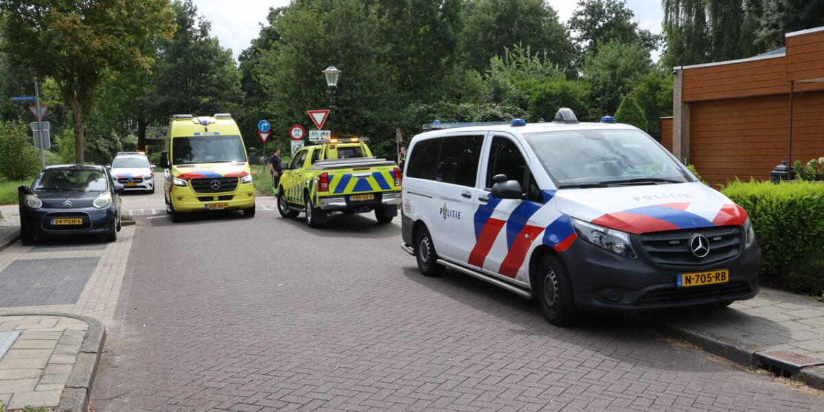 Fietser gewond naar ziekenhuis na aanrijding in Zoeterwoude