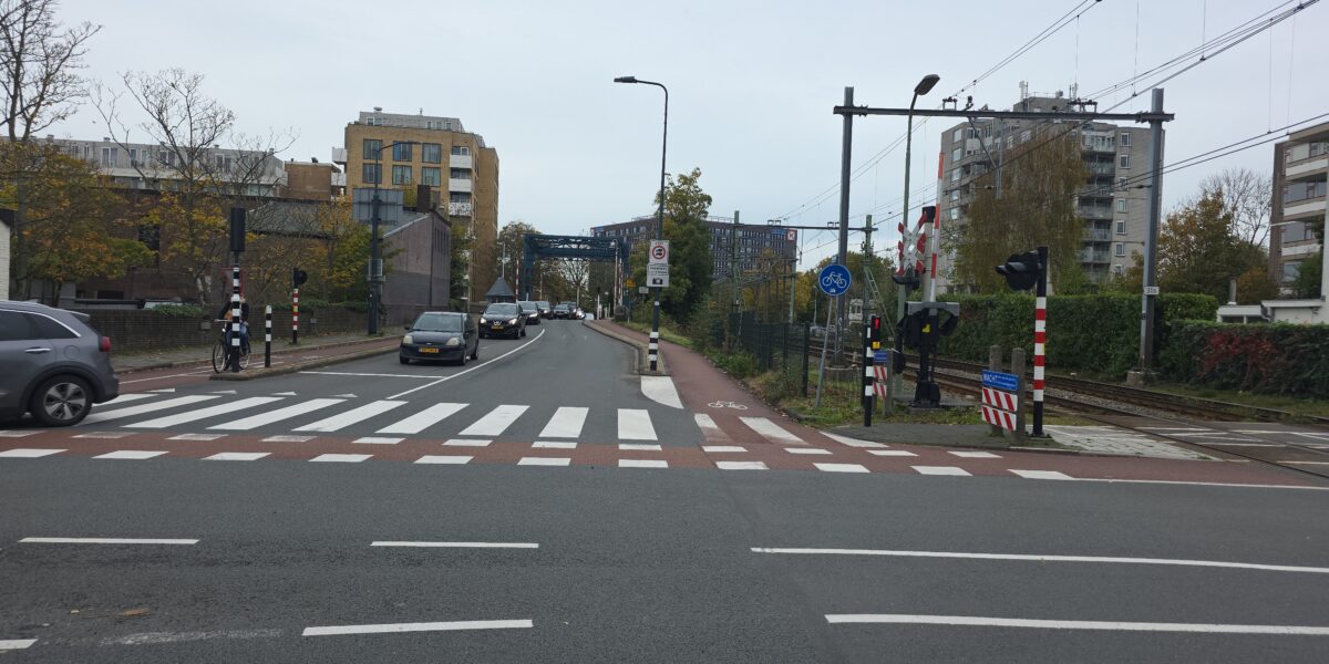 Rijnzichtbrug in Leiden vanaf 2027 dicht voor autoverkeer