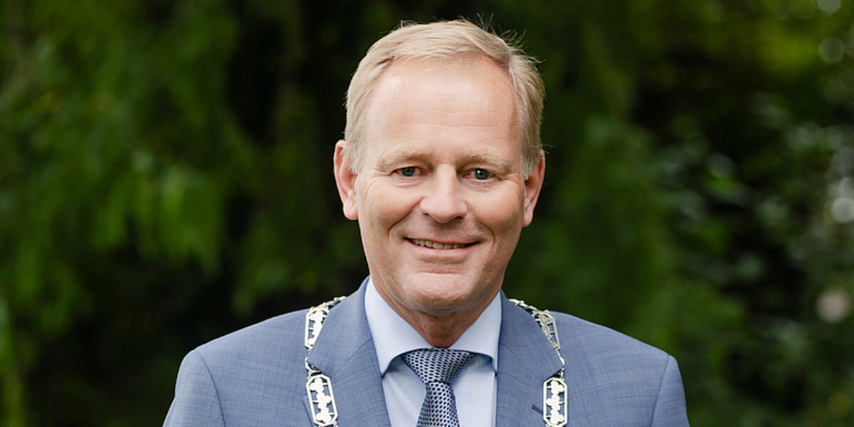 Zoeterwoudse burgemeester Fred van Trigt stopt na een periode